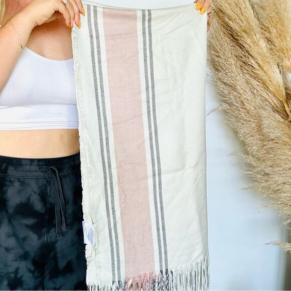 NEW SIIZU Causebox Light Grey Cream Pink Stripe Poncho Scarf Shawl Wrap Sweater - Picture 3 of 13